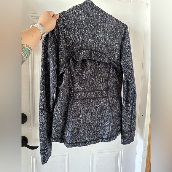 Lululemon Define Women's Black and Gray Jacket - Picture 2 of 4
